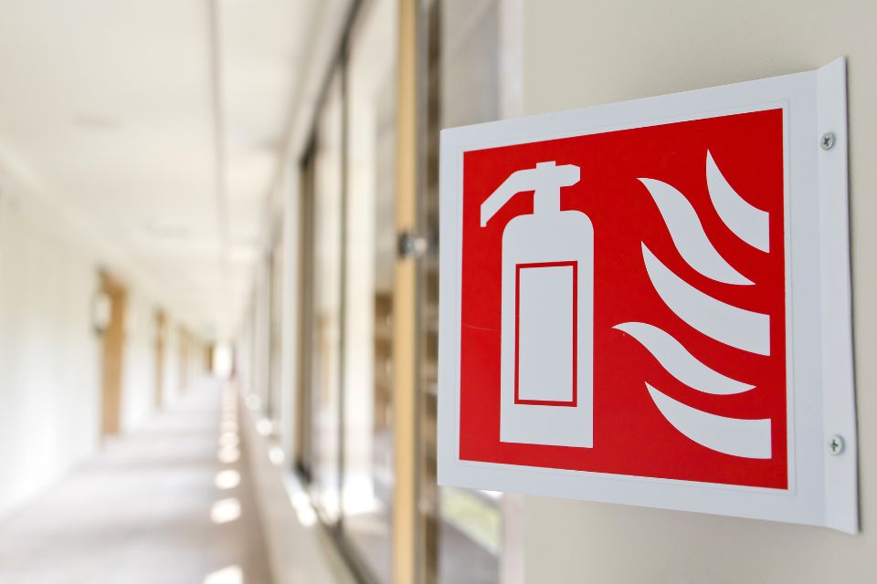 Intervento di prevenzione incendi presso l'I.S.S. Don Milani – Pertini – Morante di Taranto con adeguamento alle normative antincendio.